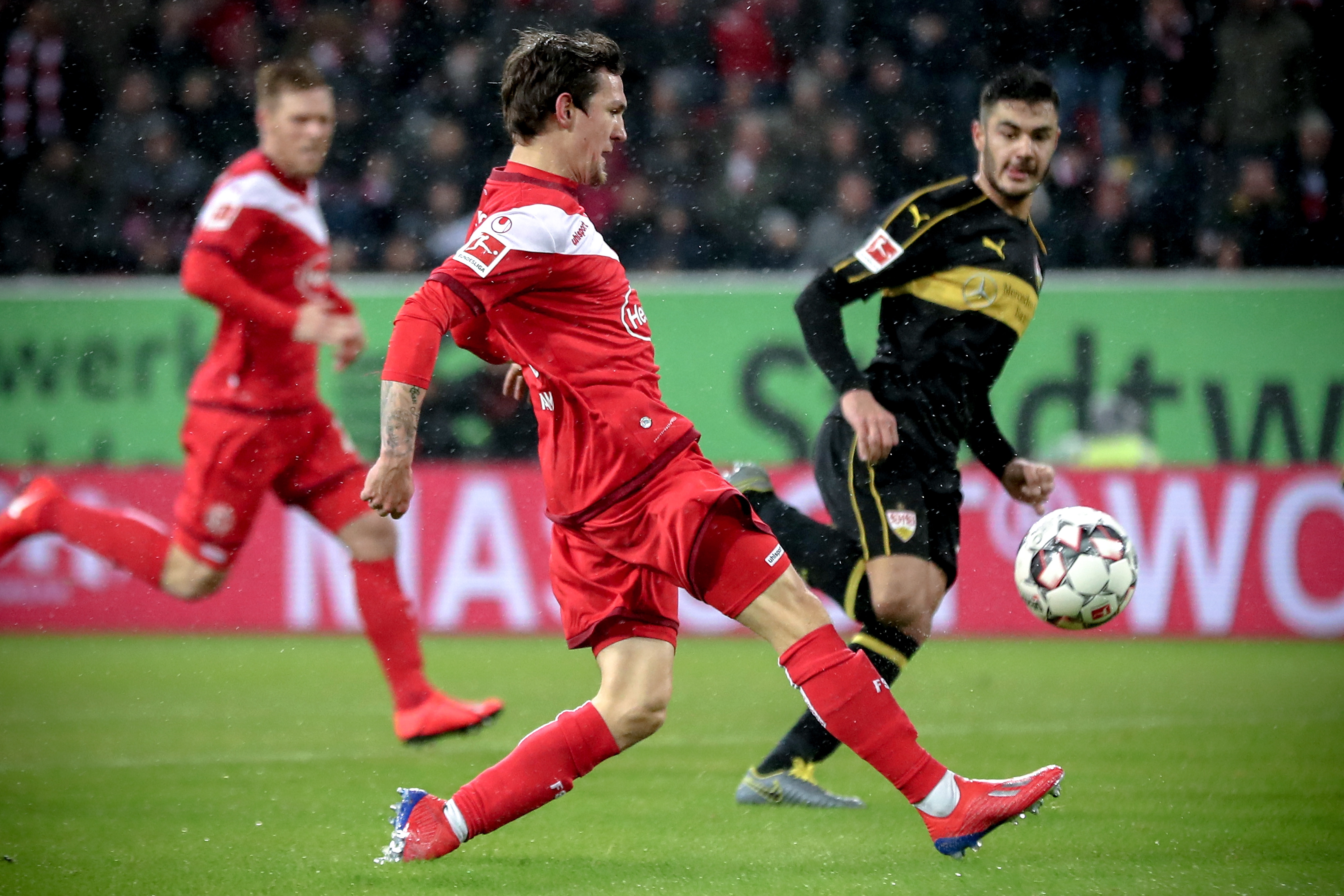 两队提供了 两队提供了