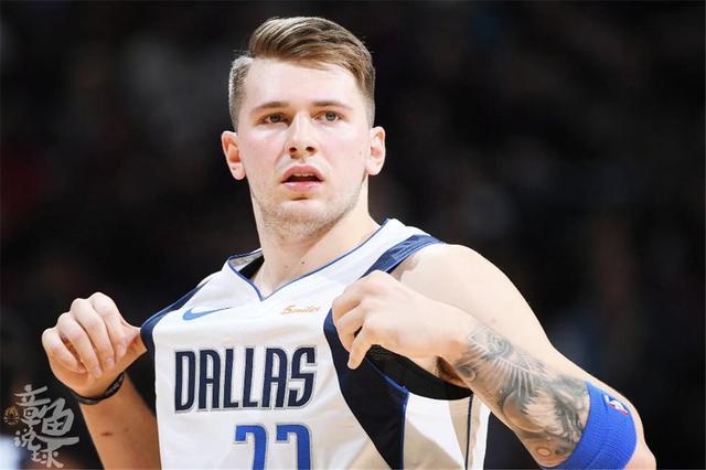 不仅因为两 不仅因为两