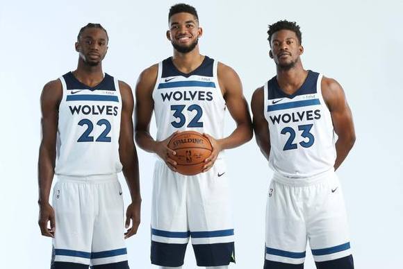 员同侧站位 员同侧站位