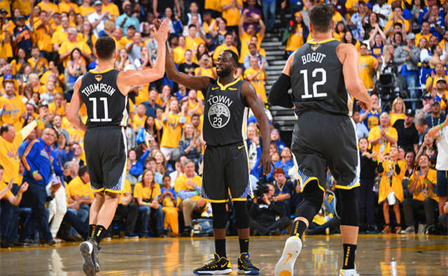 2005 决赛时刻：杰米·戴伊（Jermaine Dye）获选 WS MVP，白袜队横扫太空人