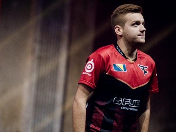 而来自泰国 而来自泰国